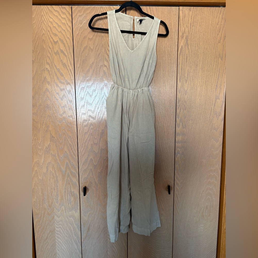Universal Thread Beige Sleeveless Top